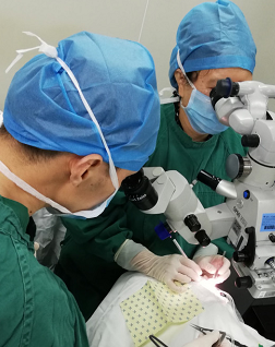 厦门眼科中心开展眼外伤新技术—折叠人工玻璃体球囊植入手术1.png