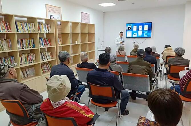 4月13日杭州华厦眼科医院举行“爱·要让父母看见”白内障公益讲座1.jpg