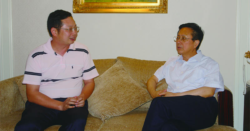 2009年7月2日，全国人大常委会副委员长、民建中央主席陈昌智在厦门调研时，亲切接见苏庆灿