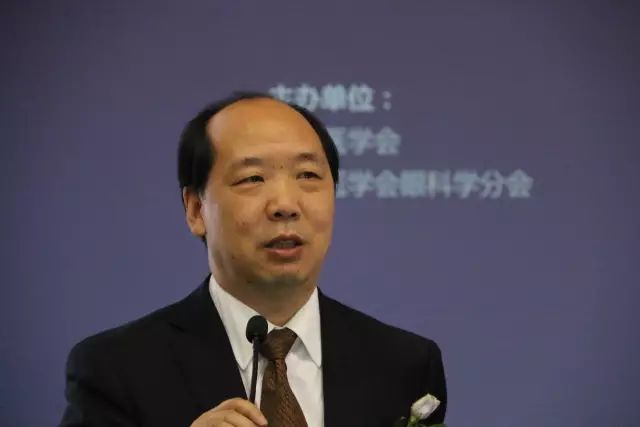 华厦眼科医院集团业务副总院长郭海科教授介绍《中国白内障眼科医师明日之星计划》.jpg