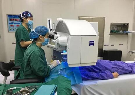 近视夫妻双双在成都华厦眼科医院顺利摘镜2.jpg