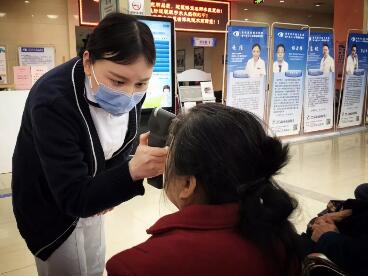 徐州复兴眼科医院封倩护士：门诊护士别样美2.jpg