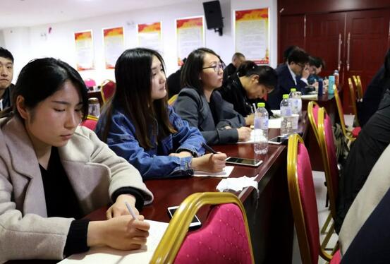 临沂华厦眼科医院党支部携手山东连胜体育开展培训会1.jpg