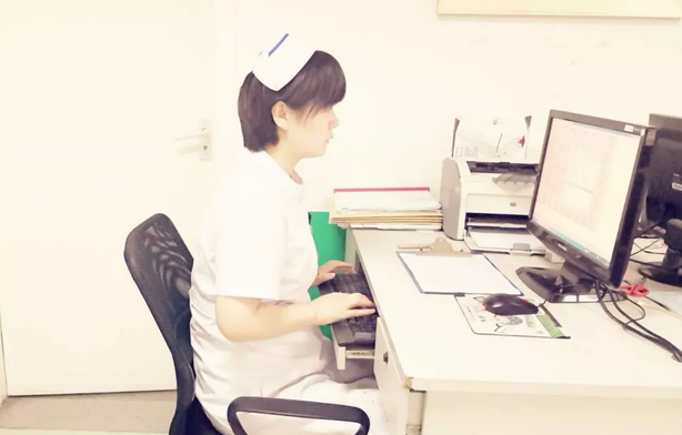 十年间始终把患者当朋友——华厦眼科王娟护士长2.png