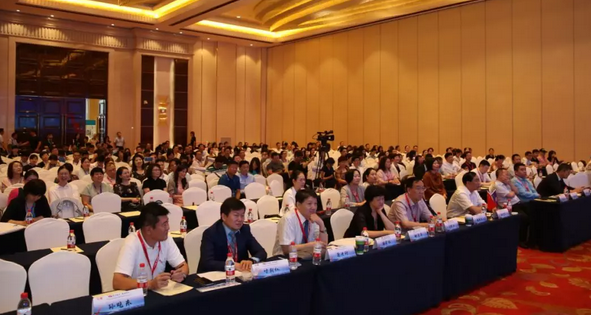 中国非公协会眼科专委会2019学术年会在沪举行 华厦眼科专家团队大放异彩1.png