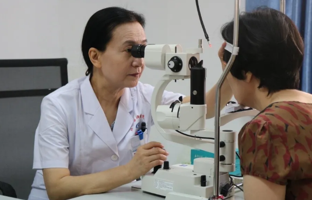 建眼科分会白内障学组组长的李青教授已正式加盟华厦眼科医院集团福州眼科医院1.png