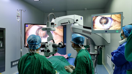 郑州视光眼科医院引进蔡司3D 4K数字导航显微镜，人工晶体植入术可享数字导航技术1.png