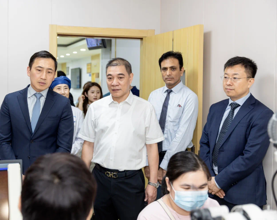 卡尔蔡司与华厦眼科：强强再联手，向新再出发2.png