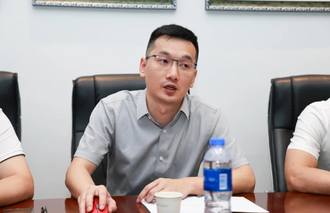 点滴爱心，点亮光明!中国华侨公益基金会领导莅临华厦眼科调研指导4.png