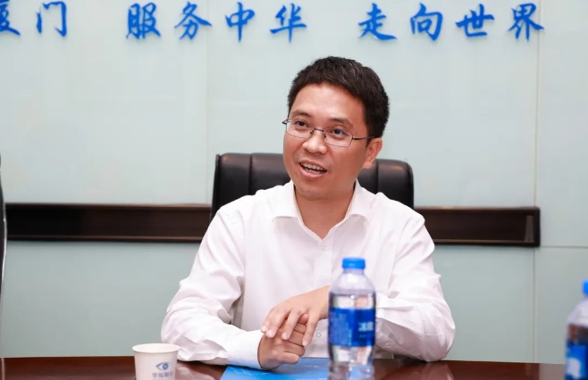 点滴爱心，点亮光明!中国华侨公益基金会领导莅临华厦眼科调研指导5.png